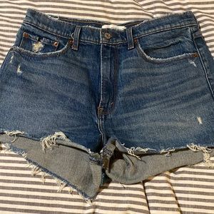 Abercrombie high rise mom short